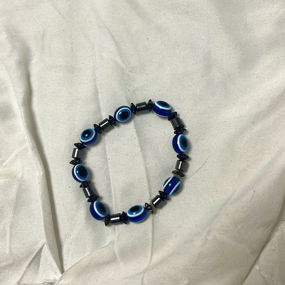 4 bracelets very good condition - Picture 2 of 5